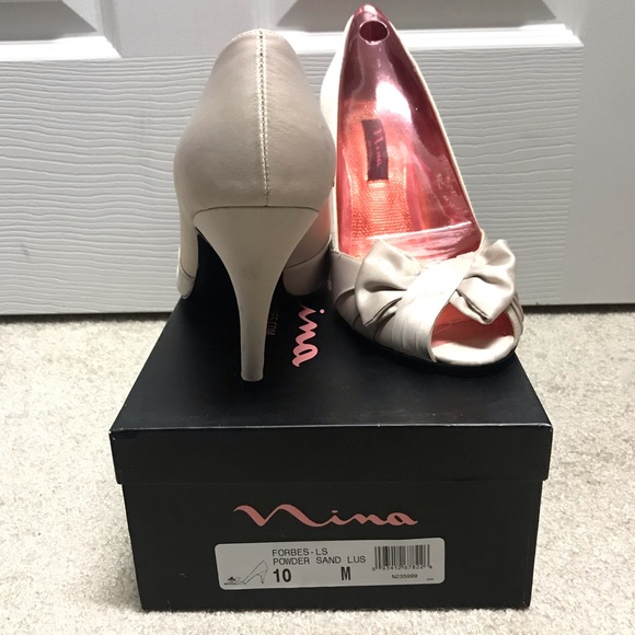Nina Forbes Peep Toe Pumps, Powder Sand. Size 10 - Picture 6 of 7